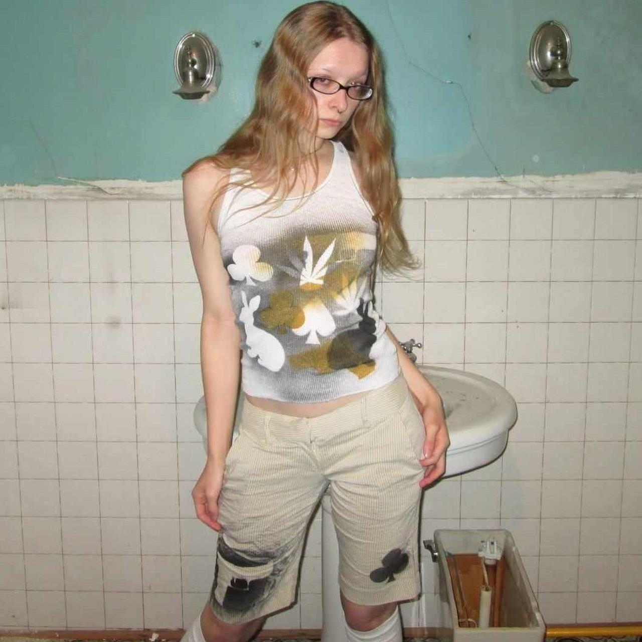 gold+black tank 1